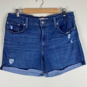 Levis mid length jean shorts size 33